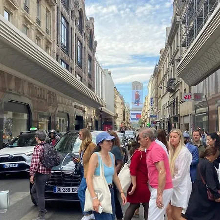 Apartament Opera / Galeries Lafayette : *